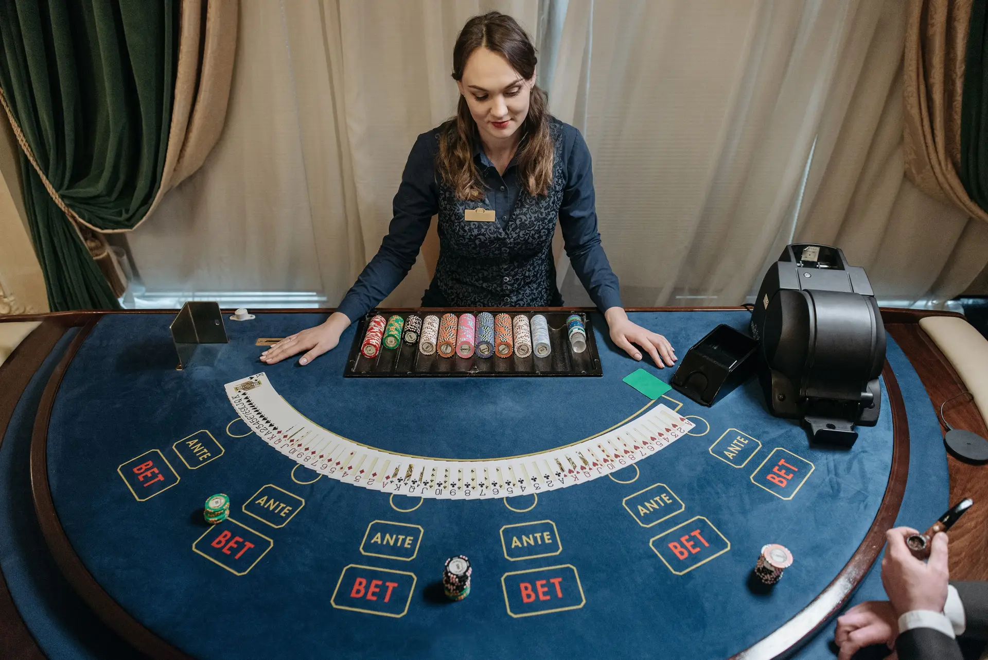 A CairnroyalResort elegáns kaszinótere – 3